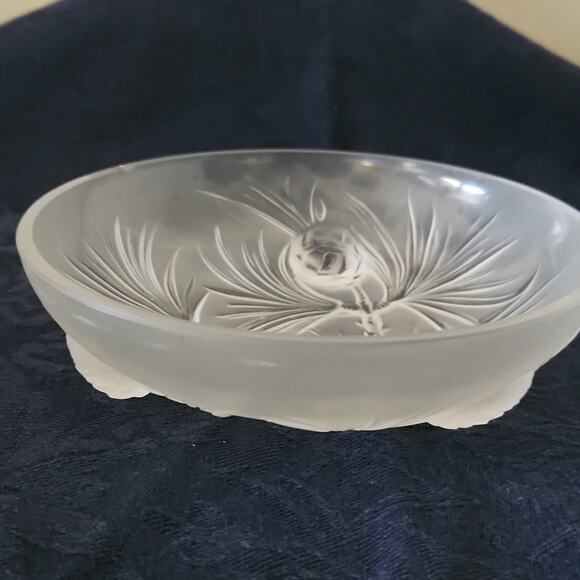 🍁🍂🌰Vintage Frosted Pinecone Molded Glass Bowl Winter Fall Decor Verlys? - Picture 4 of 6